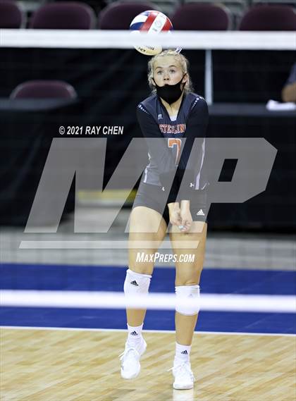 Thumbnail 3 in Montezuma-Cortez vs. Sterling (CHSAA 3A Final 4) photogallery.