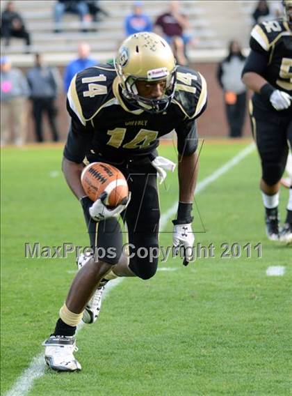 Thumbnail 1 in Gaffney vs. Byrnes (SCHSL 4A Division 1 Final) photogallery.