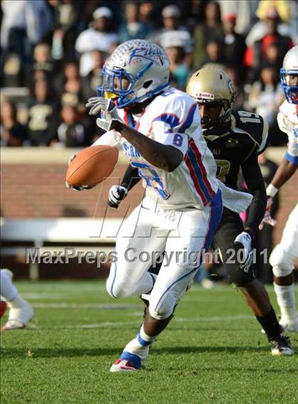 Thumbnail 1 in Gaffney vs. Byrnes (SCHSL 4A Division 1 Final) photogallery.