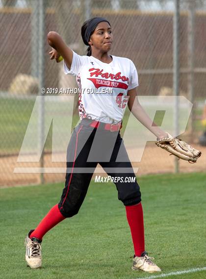 Thumbnail 3 in Harbor Teacher vs. Legacy (CIF LACS Division II Final) photogallery.