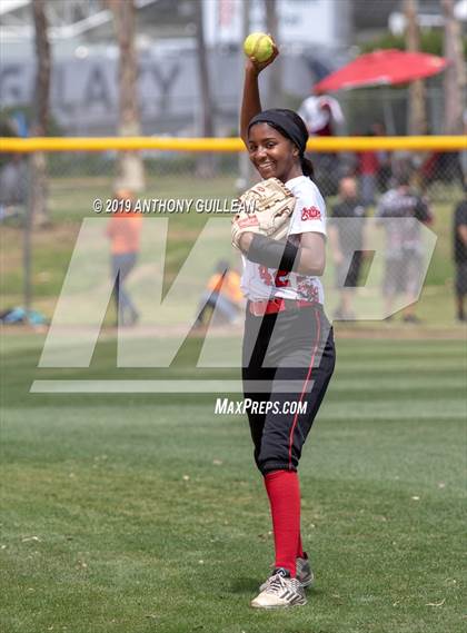 Thumbnail 2 in Harbor Teacher vs. Legacy (CIF LACS Division II Final) photogallery.
