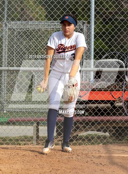 Thumbnail 3 in Harbor Teacher vs. Legacy (CIF LACS Division II Final) photogallery.