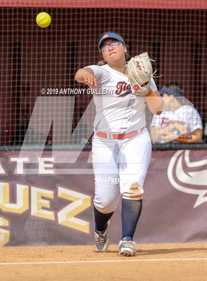 Thumbnail 2 in Harbor Teacher vs. Legacy (CIF LACS Division II Final) photogallery.