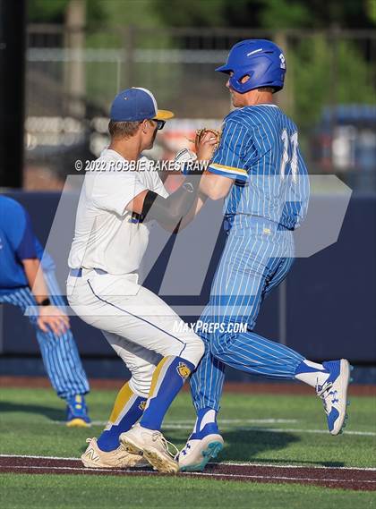 Thumbnail 1 in Brownsboro vs. Sunnyvale (UIL 4A Region II Bi-District Playoff) photogallery.