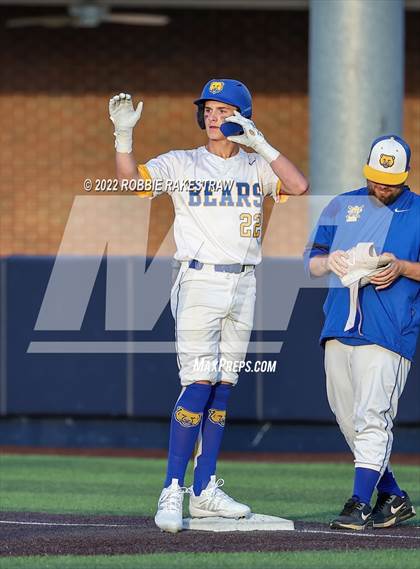 Thumbnail 1 in Brownsboro vs. Sunnyvale (UIL 4A Region II Bi-District Playoff) photogallery.