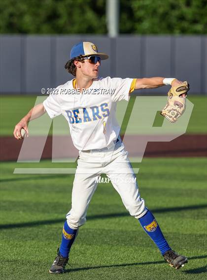 Thumbnail 2 in Brownsboro vs. Sunnyvale (UIL 4A Region II Bi-District Playoff) photogallery.
