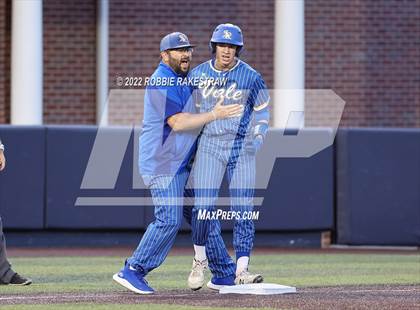 Thumbnail 1 in Brownsboro vs. Sunnyvale (UIL 4A Region II Bi-District Playoff) photogallery.