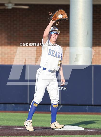 Thumbnail 1 in Brownsboro vs. Sunnyvale (UIL 4A Region II Bi-District Playoff) photogallery.