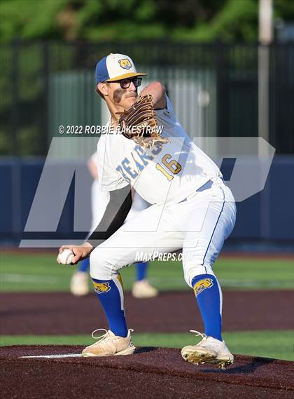 Thumbnail 2 in Brownsboro vs. Sunnyvale (UIL 4A Region II Bi-District Playoff) photogallery.