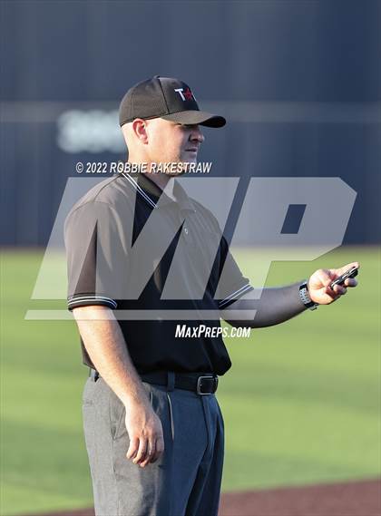 Thumbnail 3 in Brownsboro vs. Sunnyvale (UIL 4A Region II Bi-District Playoff) photogallery.