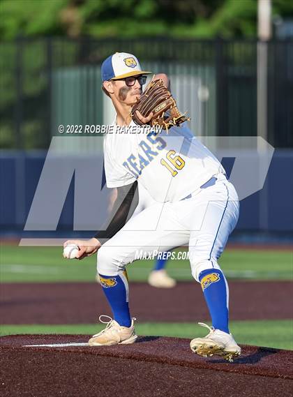 Thumbnail 2 in Brownsboro vs. Sunnyvale (UIL 4A Region II Bi-District Playoff) photogallery.