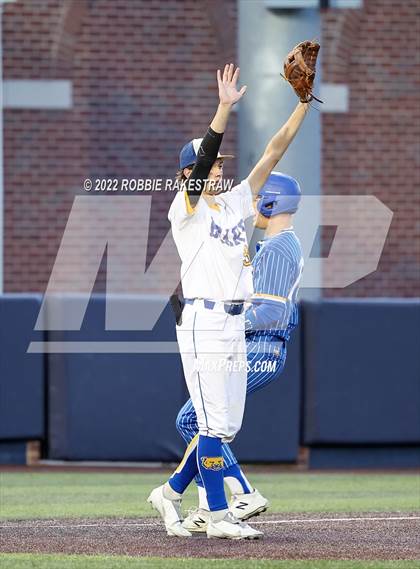 Thumbnail 2 in Brownsboro vs. Sunnyvale (UIL 4A Region II Bi-District Playoff) photogallery.