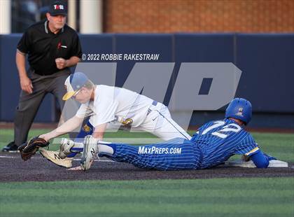 Thumbnail 1 in Brownsboro vs. Sunnyvale (UIL 4A Region II Bi-District Playoff) photogallery.