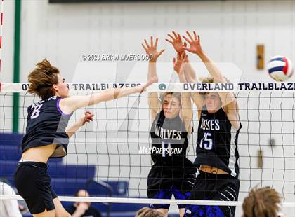 Thumbnail 2 in Douglas County vs. Grandview (CHSAA 5A Round 1) photogallery.
