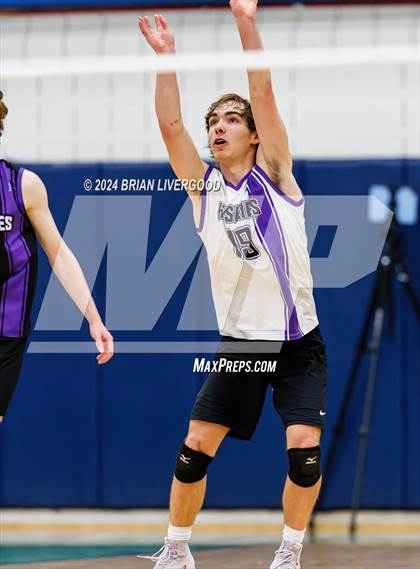 Thumbnail 1 in Douglas County vs. Grandview (CHSAA 5A Round 1) photogallery.