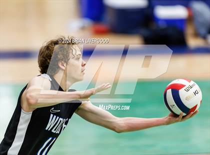 Thumbnail 2 in Douglas County vs. Grandview (CHSAA 5A Round 1) photogallery.