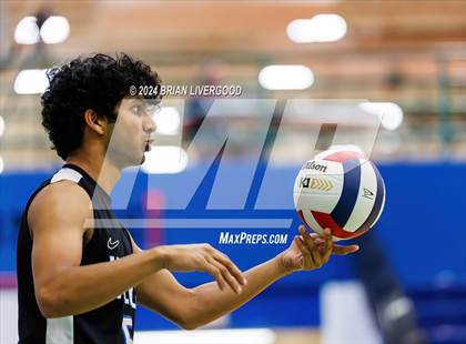 Thumbnail 1 in Douglas County vs. Grandview (CHSAA 5A Round 1) photogallery.