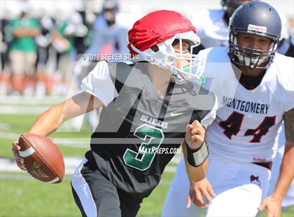 Thumbnail 3 in Coronado vs. Montgomery (SDFNL Kickoff Classic) photogallery.