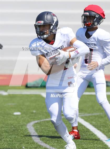 Thumbnail 3 in Coronado vs. Montgomery (SDFNL Kickoff Classic) photogallery.