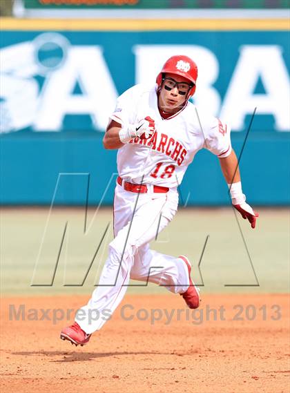 Thumbnail 2 in The Woodlands vs. Mater Dei (National High School Invitational) photogallery.