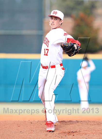 Thumbnail 3 in The Woodlands vs. Mater Dei (National High School Invitational) photogallery.