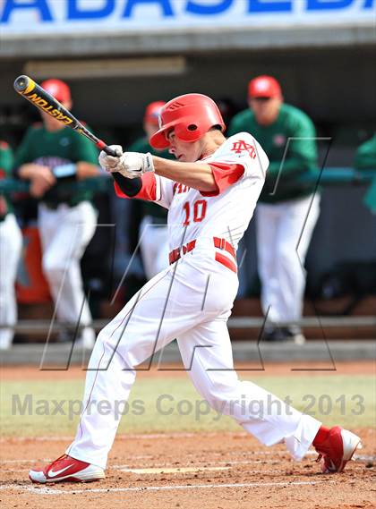 Thumbnail 3 in The Woodlands vs. Mater Dei (National High School Invitational) photogallery.