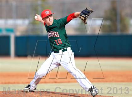 Thumbnail 3 in The Woodlands vs. Mater Dei (National High School Invitational) photogallery.