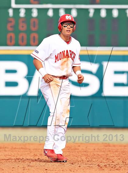 Thumbnail 3 in The Woodlands vs. Mater Dei (National High School Invitational) photogallery.