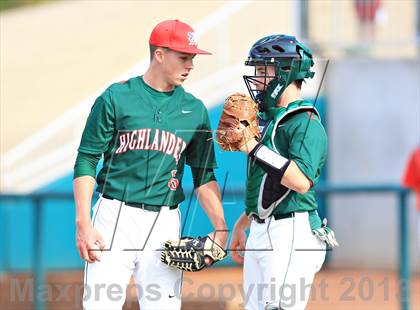 Thumbnail 1 in The Woodlands vs. Mater Dei (National High School Invitational) photogallery.