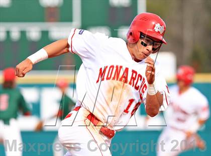 Thumbnail 1 in The Woodlands vs. Mater Dei (National High School Invitational) photogallery.