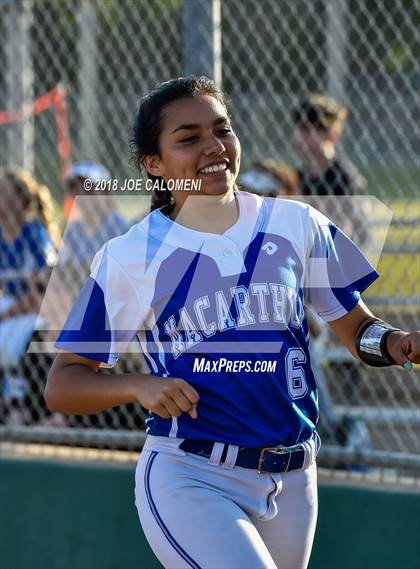 Thumbnail 1 in Lee [Robert E.] vs MacArthur [Douglas] photogallery.