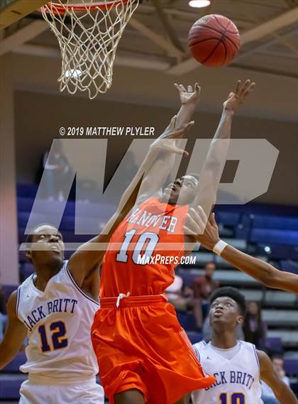 Thumbnail 2 in New Hanover @ Jack Britt photogallery.