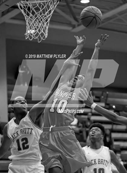 Thumbnail 3 in New Hanover @ Jack Britt photogallery.