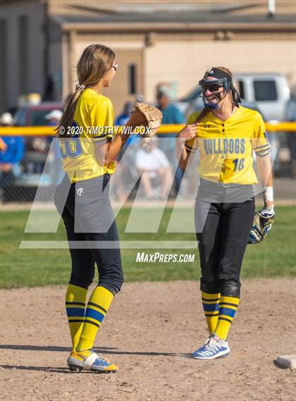 Thumbnail 3 in North Platte vs Bellevue East (NSAA A4 District Playoff) photogallery.