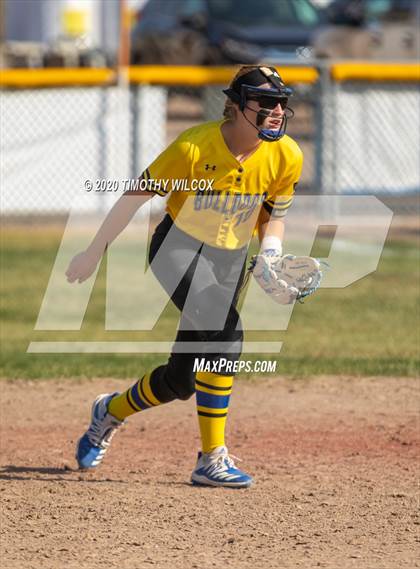 Thumbnail 2 in North Platte vs Bellevue East (NSAA A4 District Playoff) photogallery.
