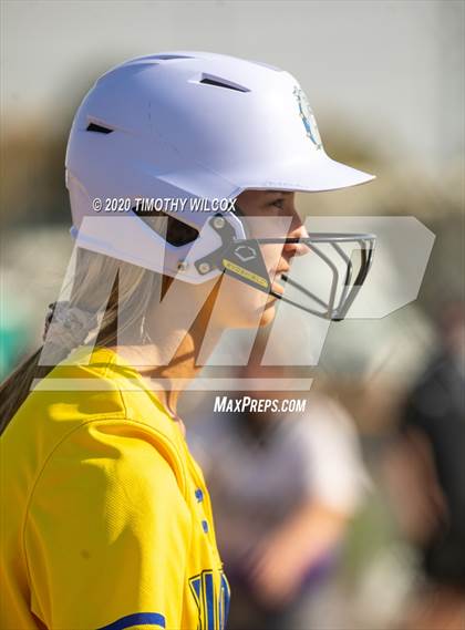 Thumbnail 3 in North Platte vs Bellevue East (NSAA A4 District Playoff) photogallery.