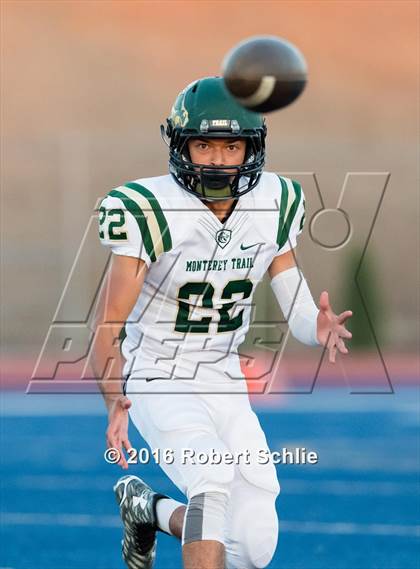 Thumbnail 2 in Monterey Trail vs. Vista del Lago photogallery.