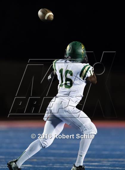 Thumbnail 2 in Monterey Trail vs. Vista del Lago photogallery.