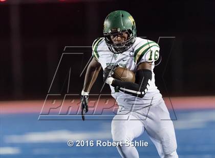 Thumbnail 3 in Monterey Trail vs. Vista del Lago photogallery.