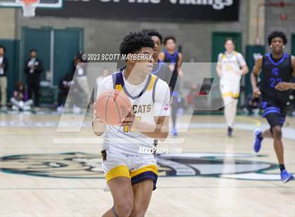 Thumbnail 2 in St. Ignatius vs. Richmond Heights photogallery.