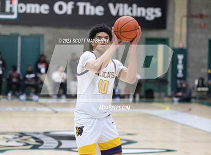Thumbnail 3 in St. Ignatius vs. Richmond Heights photogallery.