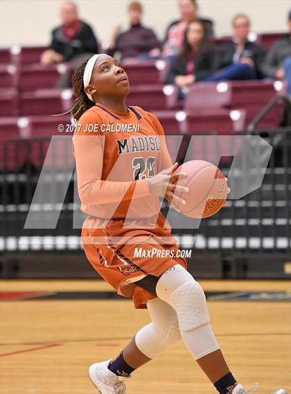 Thumbnail 2 in MacArthur [Douglas] vs Madison photogallery.