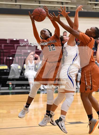 Thumbnail 1 in MacArthur [Douglas] vs Madison photogallery.