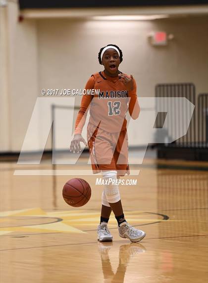 Thumbnail 2 in MacArthur [Douglas] vs Madison photogallery.