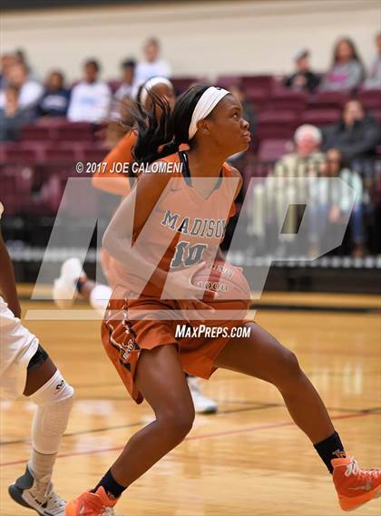 Thumbnail 2 in MacArthur [Douglas] vs Madison photogallery.