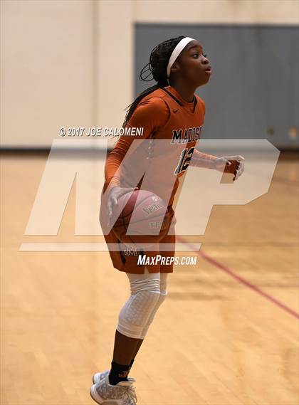 Thumbnail 2 in MacArthur [Douglas] vs Madison photogallery.