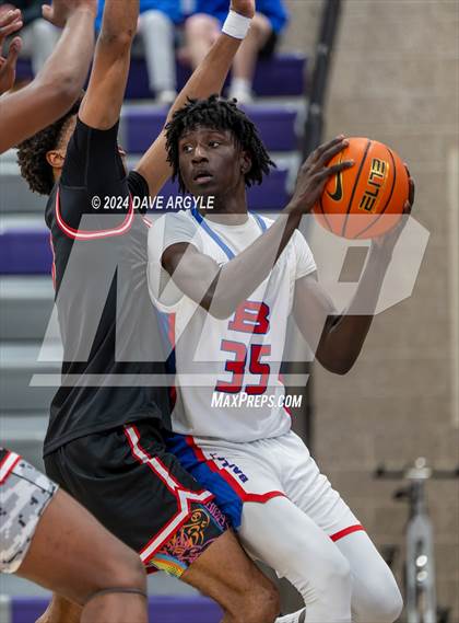 Thumbnail 2 in Harvard-Westlake vs. Bartlett (Holiday Hoopfest) photogallery.