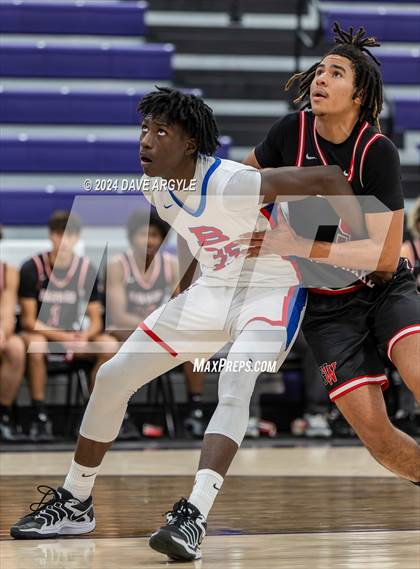 Thumbnail 2 in Harvard-Westlake vs. Bartlett (Holiday Hoopfest) photogallery.