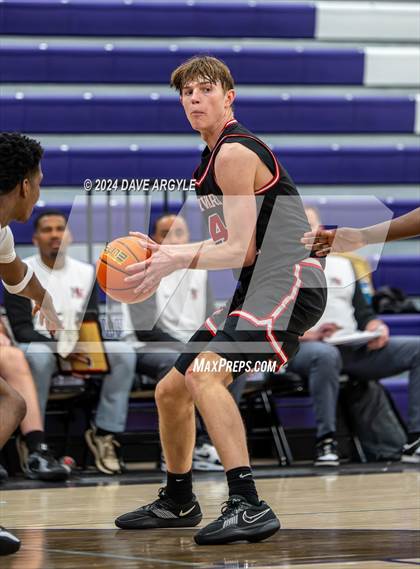 Thumbnail 2 in Harvard-Westlake vs. Bartlett (Holiday Hoopfest) photogallery.