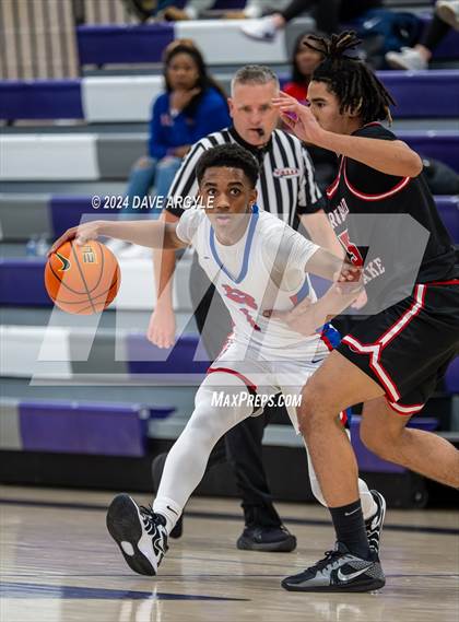 Thumbnail 3 in Harvard-Westlake vs. Bartlett (Holiday Hoopfest) photogallery.